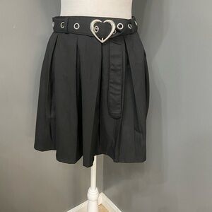 Black Pleated Mini Skirt M Chrome Heart Grommet Belt Goth Grunge Punk Dark Fairy